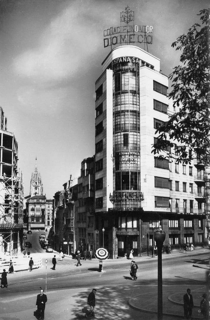 Fotograf&iacute;a antigua del edificio del Term&oacute;metro